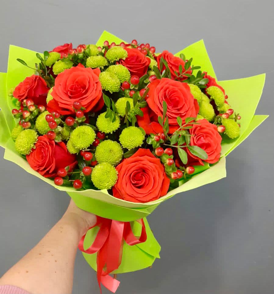 Букет цветов из: Хризантемы и Розы в Колычево Можайского района