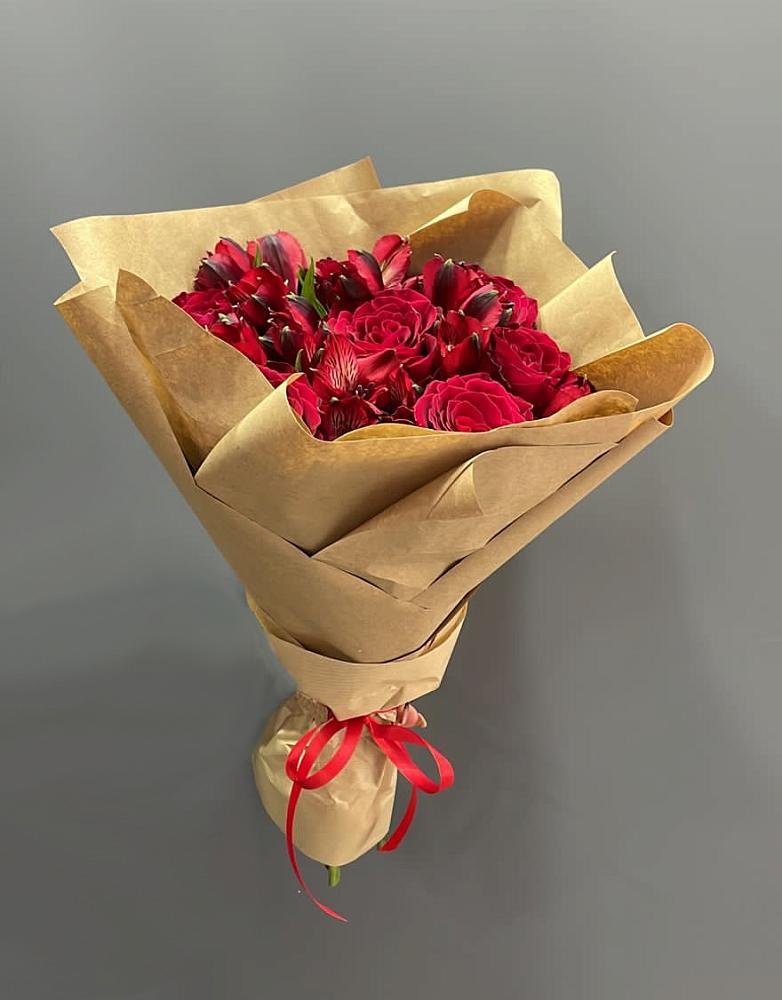 Букет цветов из: Альстромерии и Розы в Колычево Можайского района