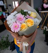 Букет цветов из:  Герберы, Розы и Хризантемы в Колычево Можайского района