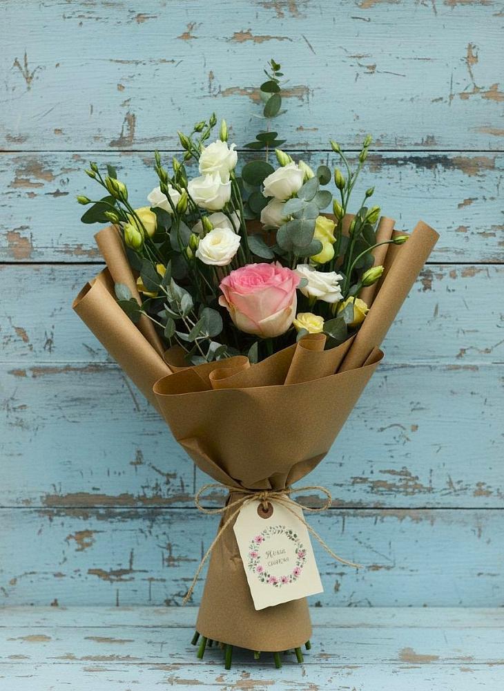 Букет цветов из: Розы и Лизиантусы в Колычево Можайского района