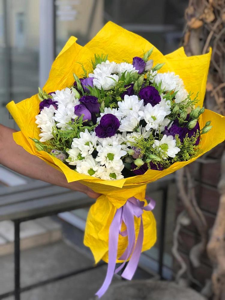 Букет цветов из: Ирисы, Хризантемы и Ромашки в Колычево Можайского района