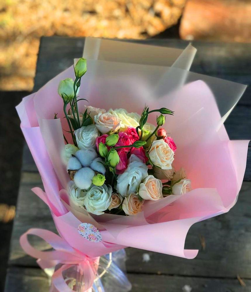 Букет цветов из: Розы и Лизиантусы в Колычево Можайского района