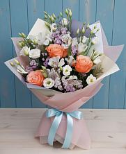 Букет цветов из:  Лизиантусы, Розы, Альстромерии и Гипсофила в Колычево Можайского района