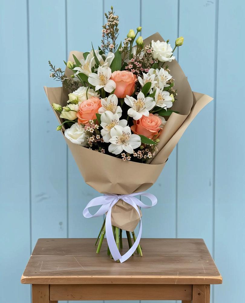 Букет цветов из: Альстромерии, Лизиантусы, Розы и Хризантемы в Колычево Можайского района